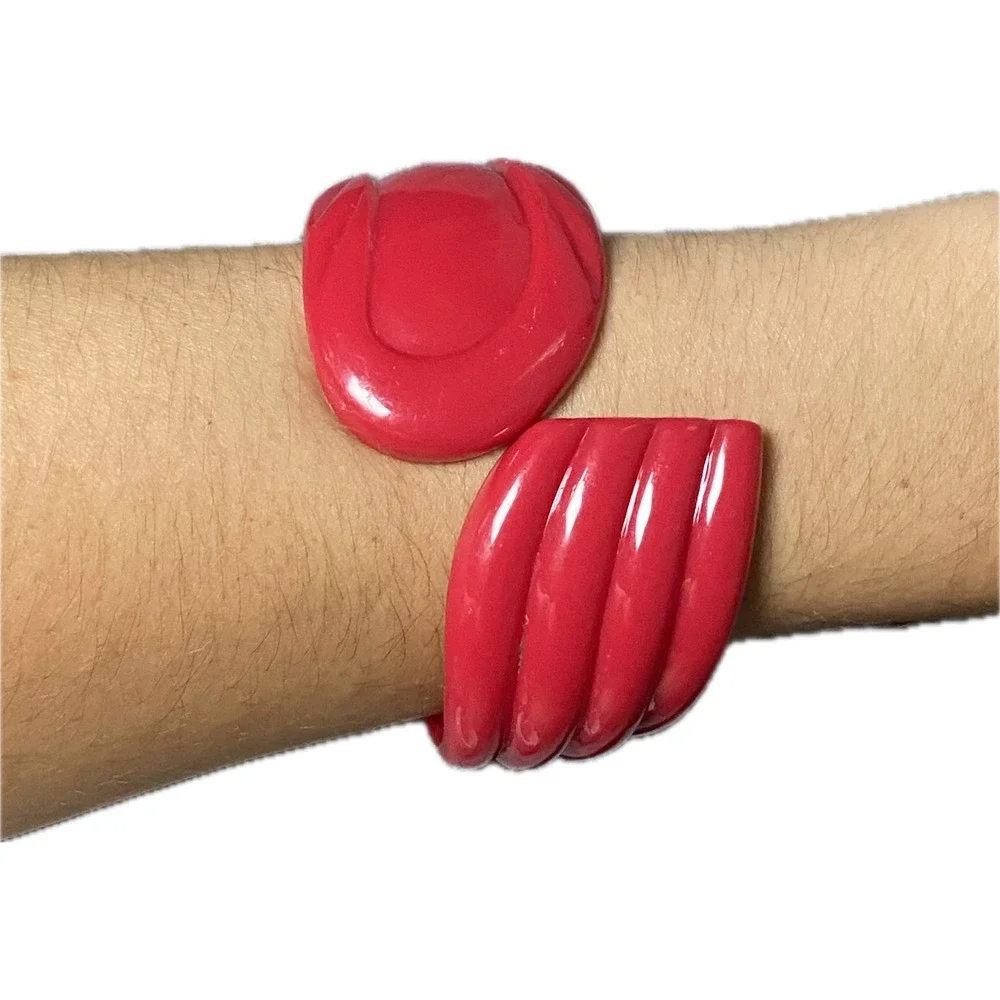 Vintage Retro Red White Chunky Bangle Bracelet Set Textured Mod Pop Art - OS